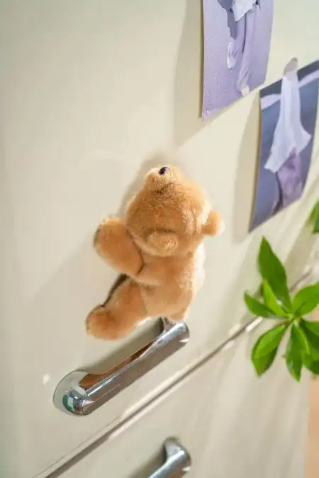 Very precious Xiangxiang Soft Suction Treasure, Light Brown Bear magnetic refrigerator sticker, plush doll, toy table companion doll, cute and fun gift choice, magnetic suction plush doll, switch decoration, home cute wall-mounted style Very precious Xiangxiang Soft Suction Treasure, Light Brown Bear magnetic refrigerator sticker, plush doll, toy table companion doll, cute and fun gift choice, magnetic suction plush doll, switch decoration, home cute wall-mounted style